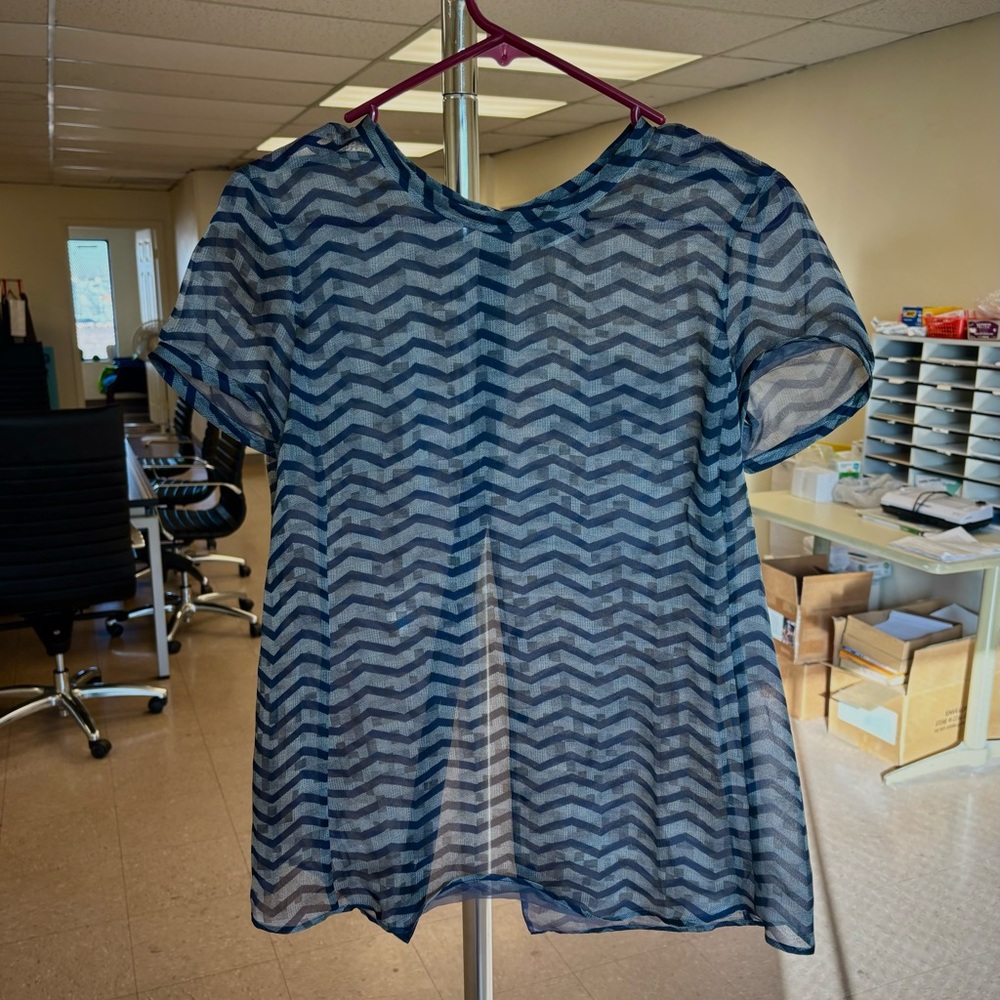 Women's Size 40 Giorgio Armani Sheer Blue Chevron Pattern Top